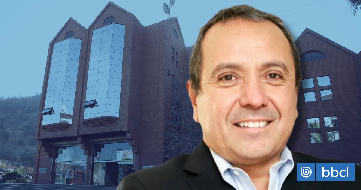 biobio's tweet card. Continúan las repercusiones a raíz de una acusación de red de bots que se dedican a perjudicar reputaciones políticas a...