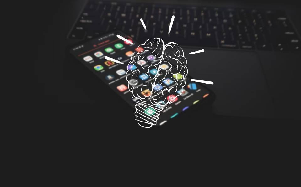 ctrlaltreeree's tweet card. Always wondered what Android System Intelligence is? Here's a full explanation