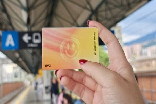 JuanPazRever's tweet card. Primicias de la política, empresariales y de la farándula