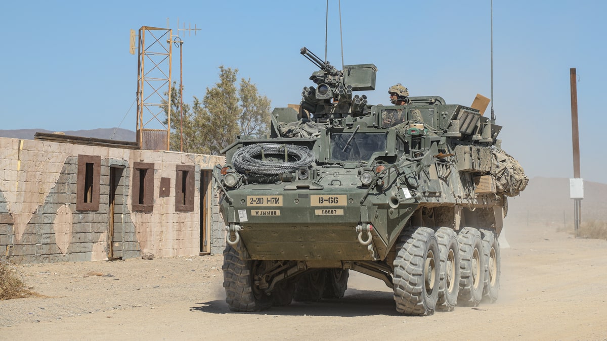 SpidersWebPL's tweet card. Na uzbrojenie polskiej armii trafić mają legendarne amerykańskie transportery opancerzone Stryker.