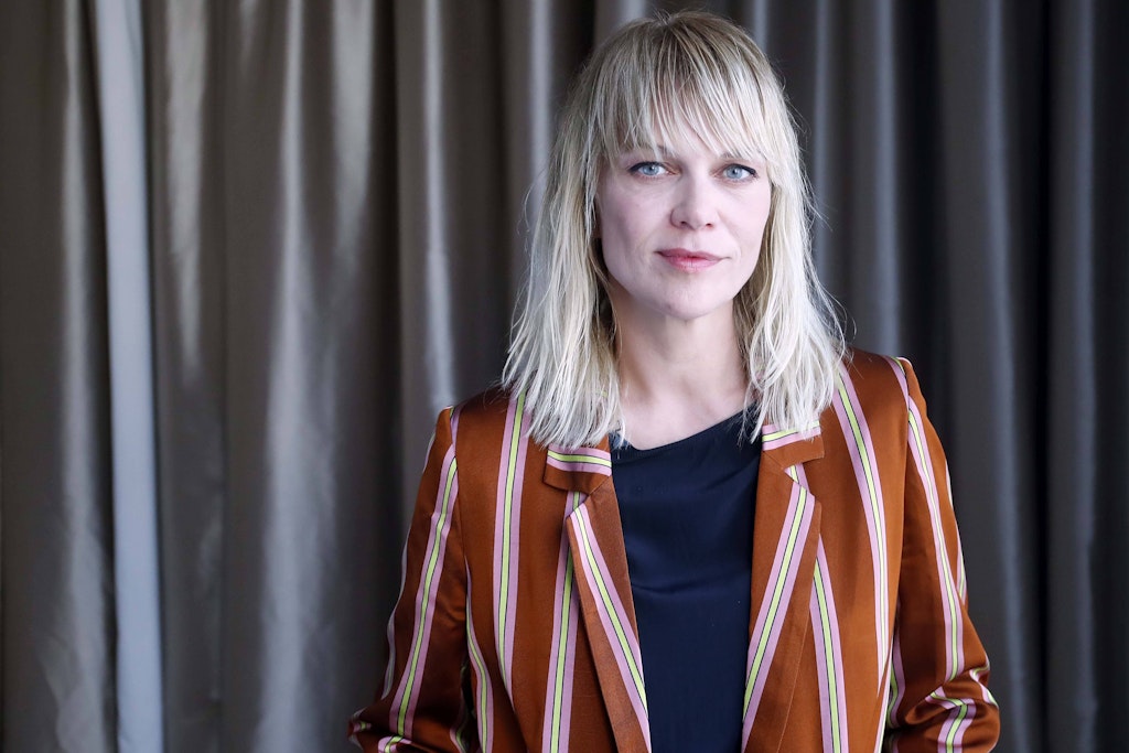 wiebkehollersen's tweet card. Die Schauspielerin will das Theater in Brandenburg an der Havel wieder aufbauen. Im Interview sagt sie, warum ihr das so wichtig ist. Und was Leander Haußmann damit zu tun hat.