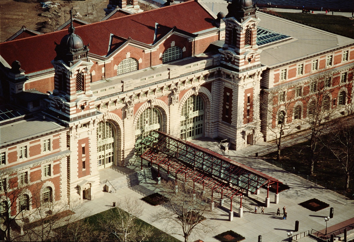 futurism's tweet card. Starting in September, a popular intro-level coding course at Harvard University, CS50, will be taught by an AI professor.