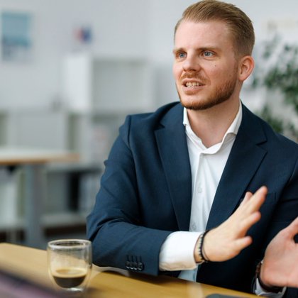 Tweet card summary image