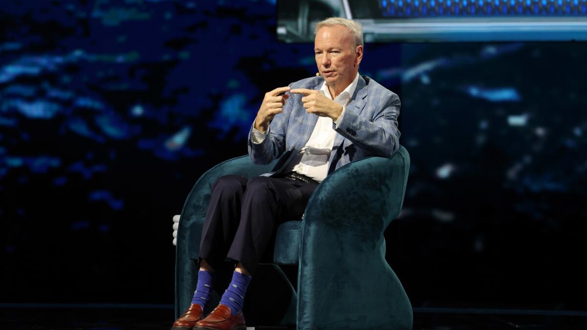 ExposeChainLink's tweet card. Former Google CEO and chairman Eric Schmidt was accused in a lawsuit filed Wednesday by a former girlfriend and business partner of using a Gmail "backdoor" to spy on her and company employees.