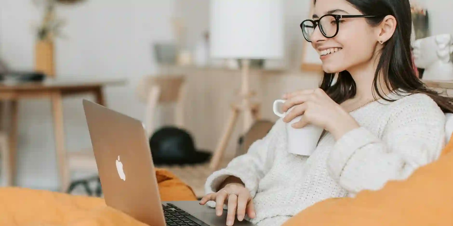 mobo's tweet card. Learn how remote developer outsourcing can enhance your e-commerce strategy in Camden, improving efficiency and expanding your reach.