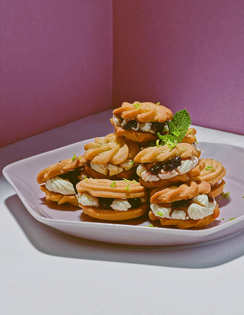 cantinamag's tweet card. Φτιάχνουμε με μπισκότα σαμπλέ τα πιο νόστιμα γλυκά σάντουιτς και τα απολαμβάνουμε με τον καφέ μας ή τα προσφέρουμε ως κέρασμα.