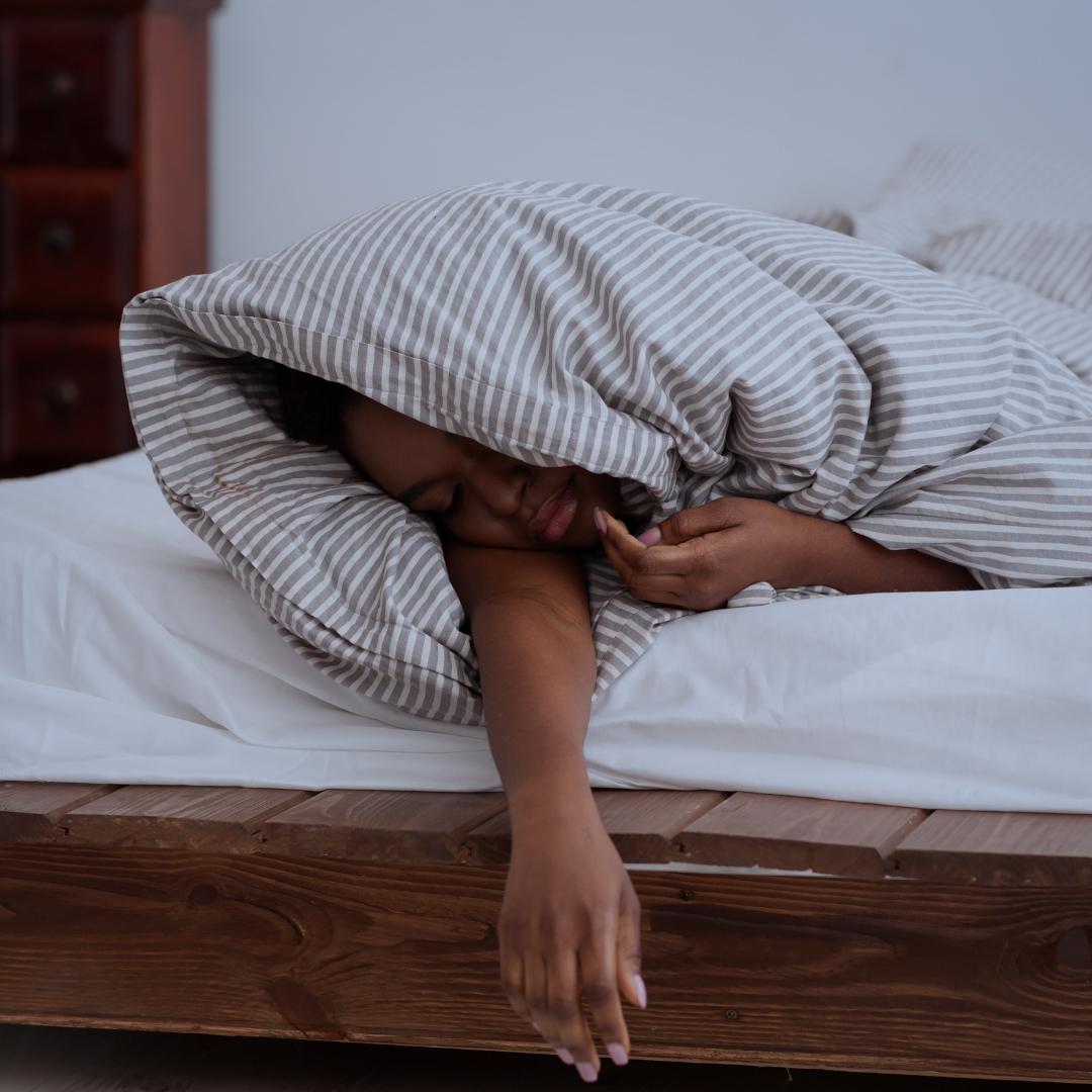 NexalinTech's tweet card. Learn how to quiet your mind and reduce racing thoughts at night using scheduled worry time and relaxation techniques.