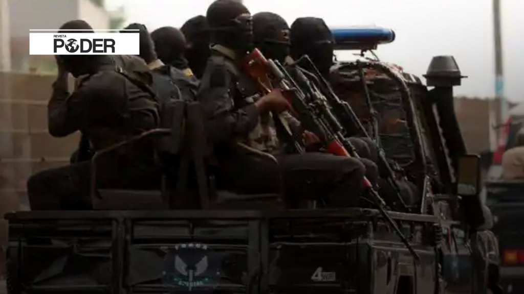 RevistaPODERcol's tweet card. Un grupo de militares en Guinea-Bisáu anunció este miércoles que ha tomado el “control total” del país, en lo que constituye el último episodio de una prolongada inestabilidad política.