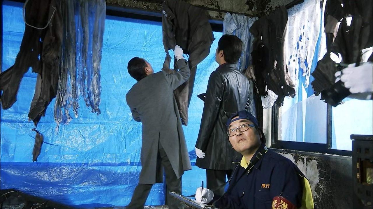 mikitownnokuni's tweet card. 2000年のスペシャルドラマに始まり、20年以上放送され続けている刑事ドラマ『相棒』シリーズ。偏屈だが抜群の推理力を持つ杉下右京と、その“相棒”たる刑事が、様々な目的から犯罪を起こしていく犯人を追っていく様を描いた人気作品だ。 長く続いているだけに、坂上忍、桐谷健太、はるな愛、ムロツヨシ、温水洋一、古沢良太、岸谷五朗など意外な人物が単発で登場している。ここではそれを紹介する。