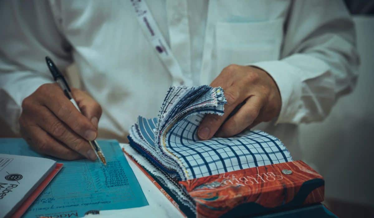 ValoraAnalitik's tweet card. El mercado de la moda en Colombia continúa con un crecimiento importante, tal como lo revelaron las más recientes cifras de Inexmoda.