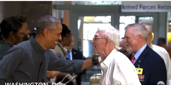 TheRoboticDoc's tweet card. While Donald Trump spent the day at Mar-a-Lago at his resort, President Obama was serving a Thanksgiving meal to a veterans care home. This is what real leadership looks like 🇺🇸 🇺🇸🇺🇸