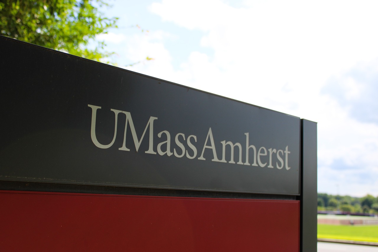 UMASSDonahue's tweet card. In each of the last three quarters of 2024, the Massachusetts economy grew more slowly than that of the U.S.