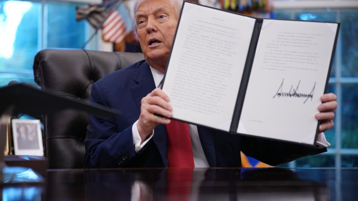 latimes's tweet card. By a 6-3 vote, the justices granted an emergency appeal allowing Trump to remove transgender markers on passports.