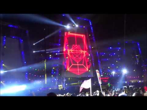 winehouse_music's tweet card. FLOSSTRADAMUS at EDC Las Vegas (2017)