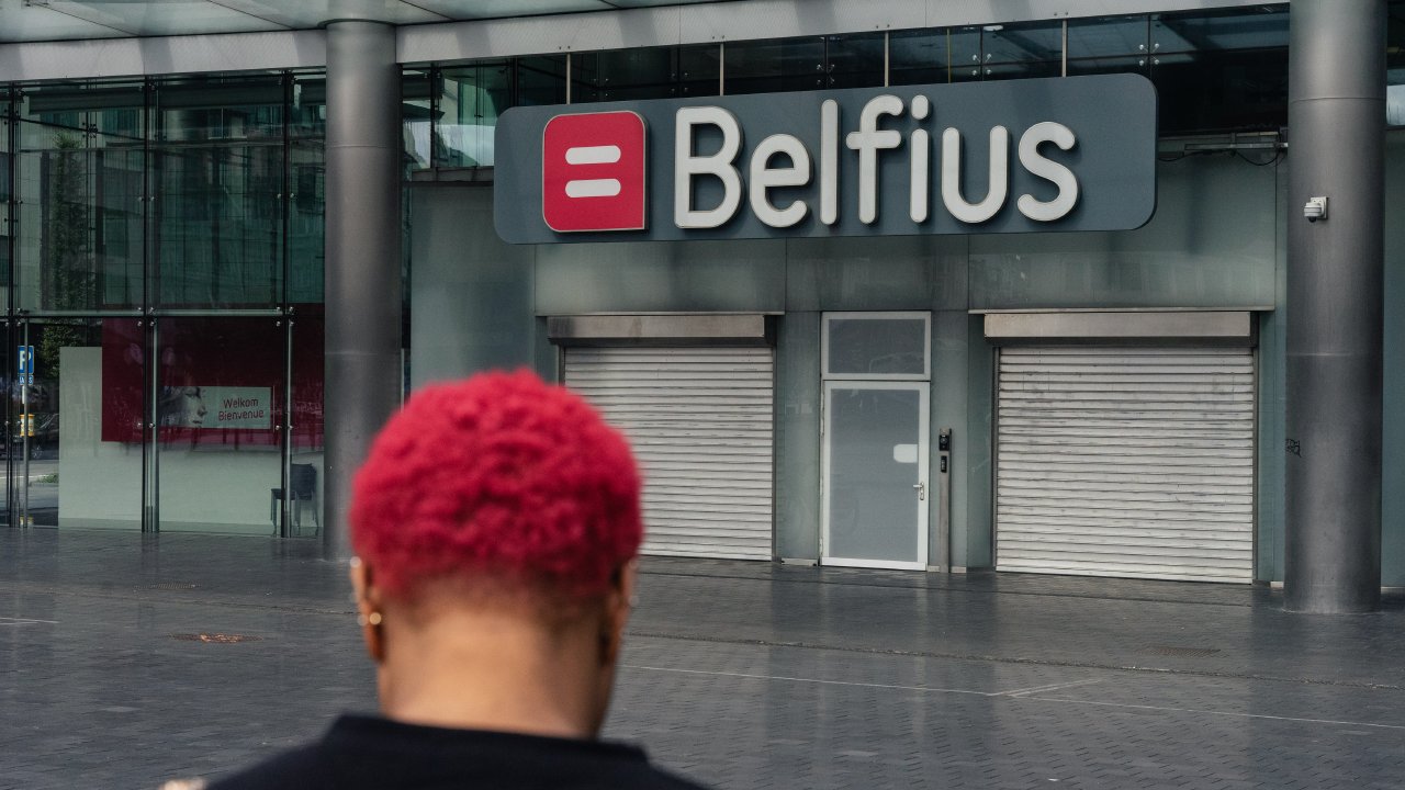 QuentinFunck's tweet card. Belfius va rompre sa ligne de crédit à disposition de la Région bruxelloise et toute relation bancaire avec elle. Le ministre bruxellois du Budget, Dirk De Smedt, a demandé au gouvernement de lancer...