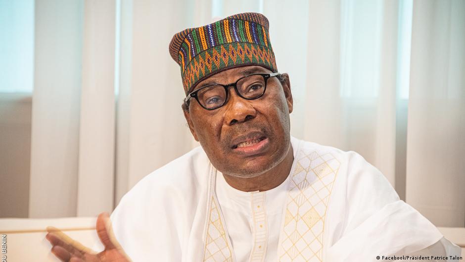 InterglobeC's tweet card. Régis Hounkpè, enseignant et expert en communication stratégique et gouvernance politique analyse la désignation de Renaud Agbodjo comme candidat du parti Les démocrates à la présidentielle de 2026.