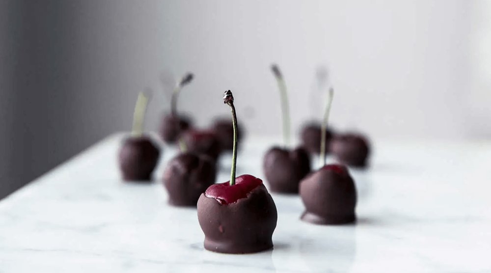 phenolio's tweet card. Polyphenole sind eine Kategorie von Pflanzenstoffen, die verschiedene gesundheitliche Vorteile bieten.