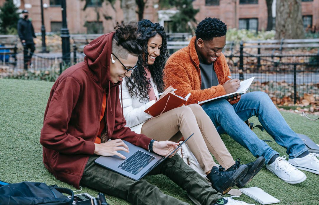 CommunityCCRC's tweet card. Discover how to use technology to build a retention strategy for dual enrollment students beyond high school graduation. Learn how targeted campaigns, early alert systems, and personalized support...