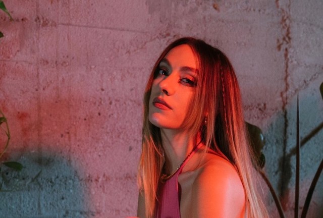 1stDayFresh's tweet card. Silky pop meets electronic singer Devon Baldwin has just released her latest irresistible track. Called ‘Forgot To Miss You’, the new banger details that happy feeling when one is final…