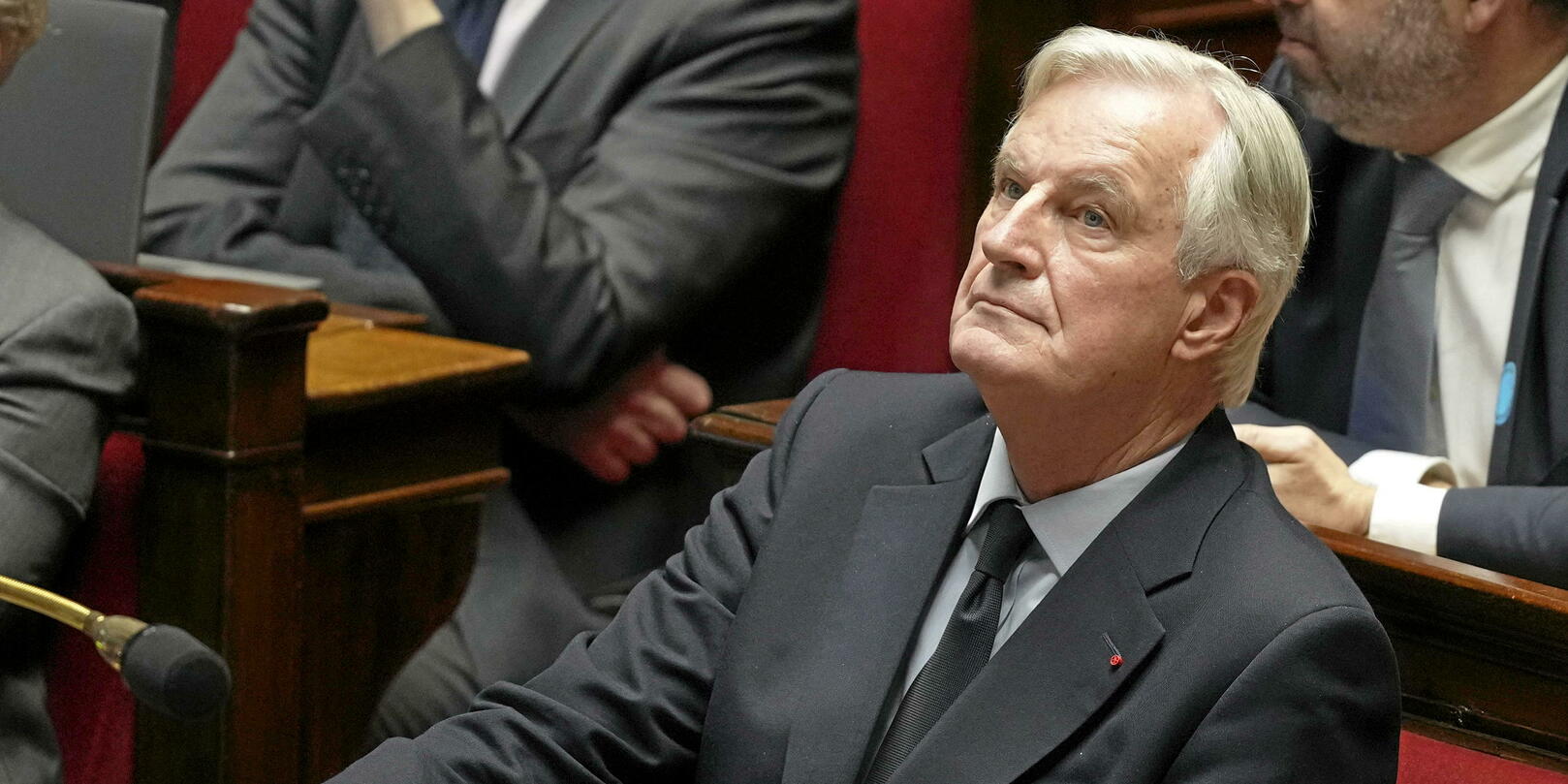 Mathilde_Sd's tweet card. Tandis que le Premier ministre joue son va-tout face à la menace de censure du RN, les ministres continuent de travailler, sans grand espoir.