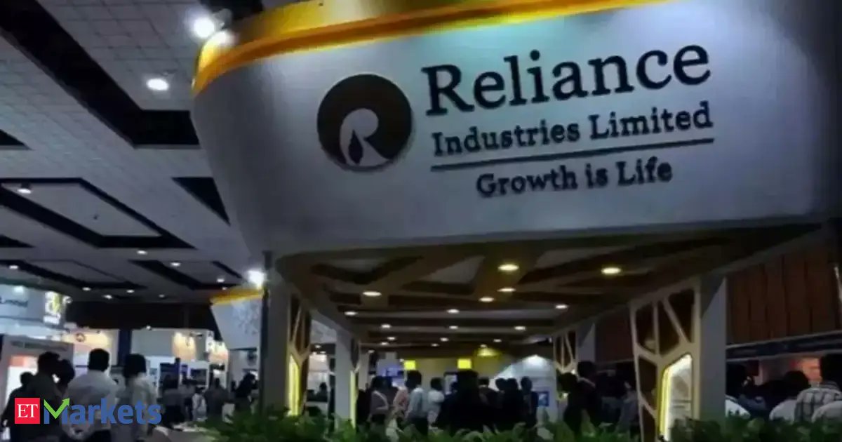 ETMarkets's tweet card. Reliance Industries saw a 14% profit jump in the September quarter. Strong 5G growth, a recovering oil-to-chemicals business, and expanding retail operations fueled this success. The company is also...