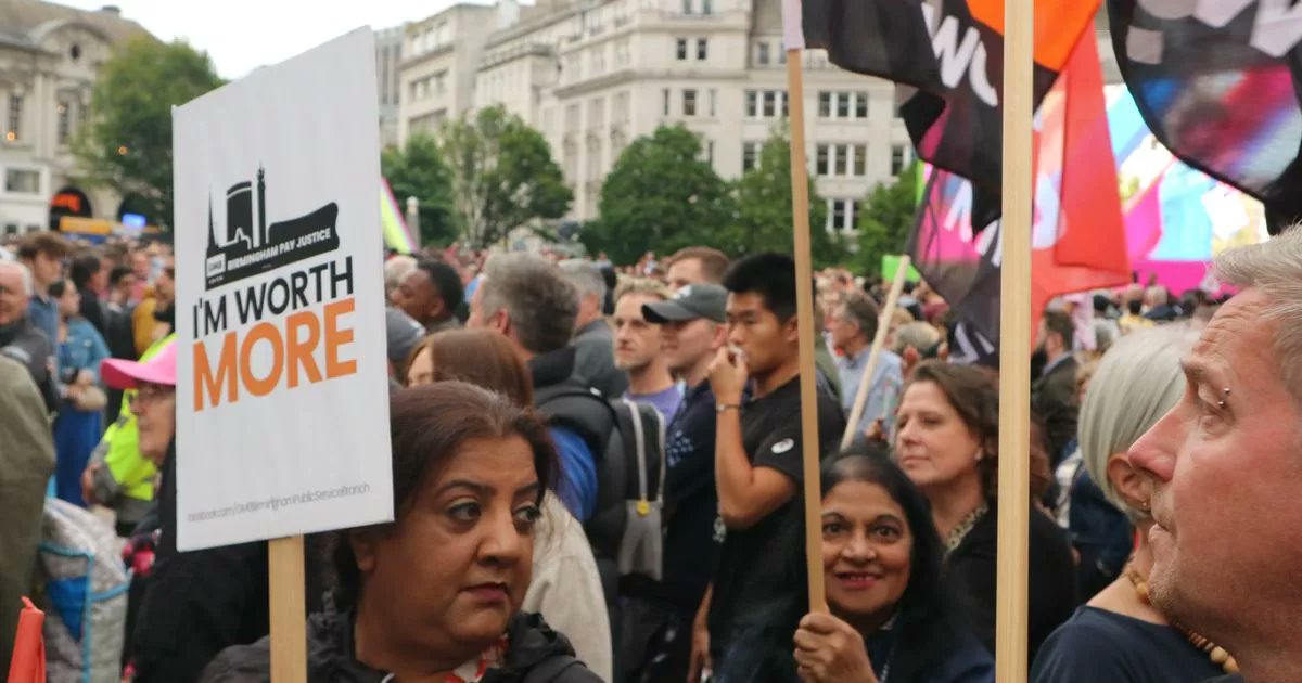 Development_SE's tweet card. It's confirmed - a deal has been done to end Birmingham City Council's equal pay nightmare