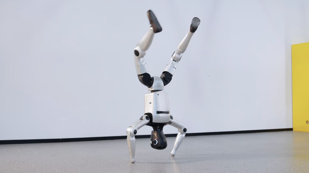 bamitav's tweet card. MagicLab's humanoid MagicBot Z1 showcases improved agility and interaction, with new demos including backflips and martial arts moves.