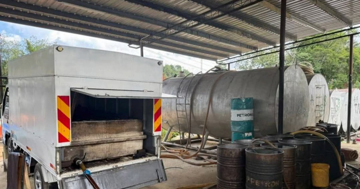 hmetromy's tweet card. Kota Kinabalu: Pasukan Polis Marin (PPM) menumpaskan kegiatan penyelewengan diesel bersubsidi apabila menahan enam lelaki dan merampas 102,300 liter diesel subsidi di stor penyimpanan minyak di...