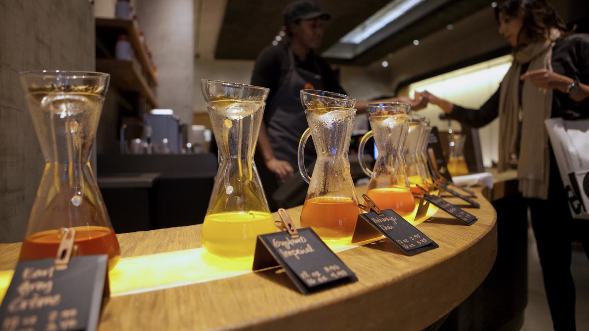 BlazeGraph's tweet card. It seems retailers aren't the only ones feeling the pressure from slowing mall foot traffic.