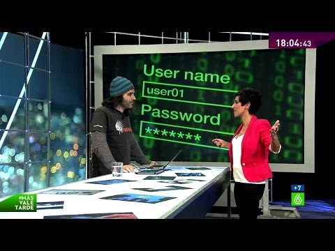 MrRobotsFDI's tweet card. Chema Alonso, hacker: "Es posible copiar hasta las huellas dactilares"