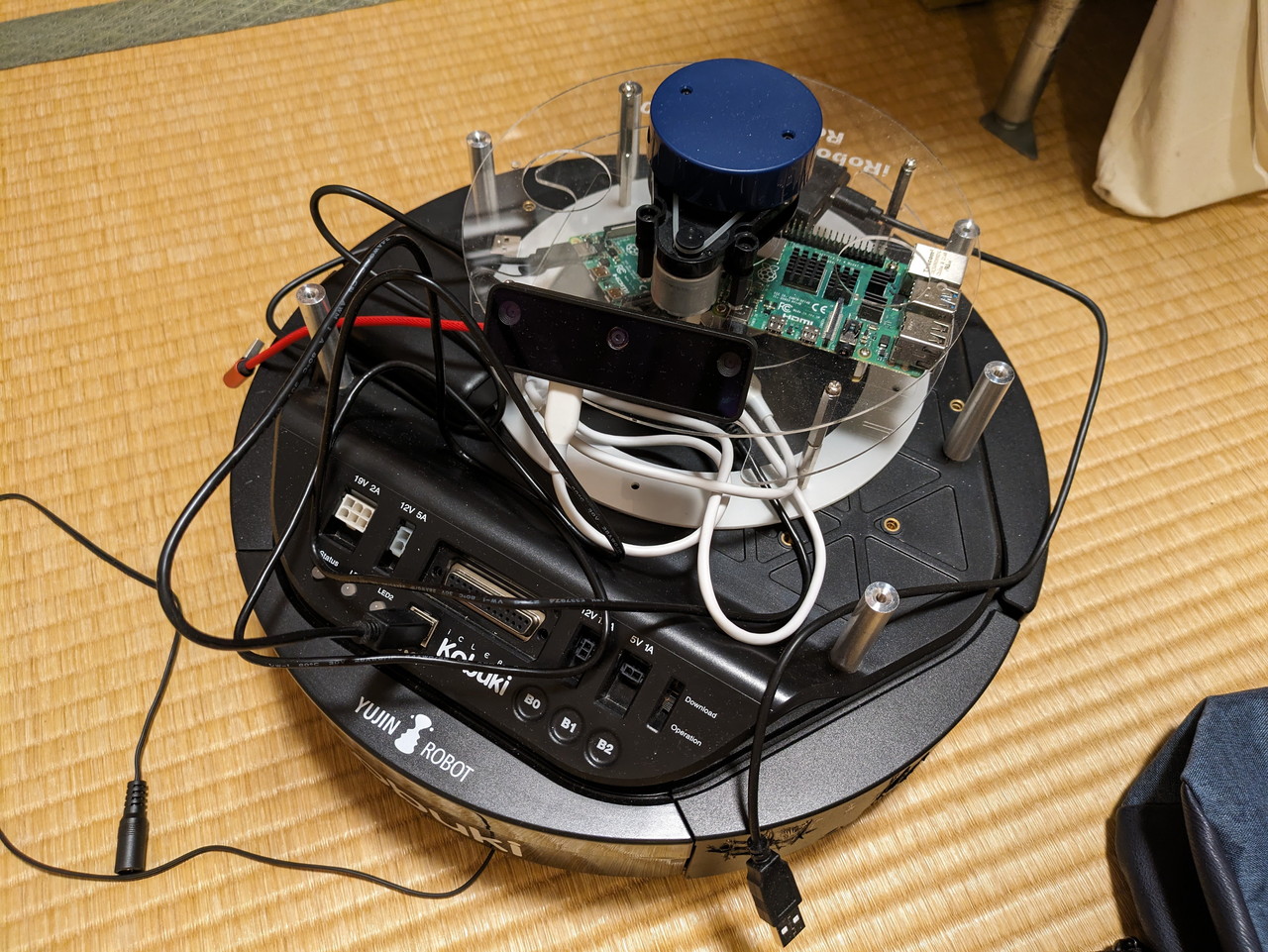 kanpapa's tweet card. 前回はLiDARを使用してSLAMを行いましたが、今回は手持ちのOAK-D-LITEというAIカメラを使ってkobukiに目の機能を搭載してみます。以前にMini Pupper2の製作で物体を追尾する動作を行いましたのでそれを流用してkob...