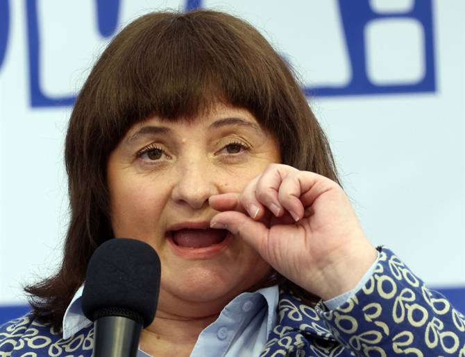 Nova24TV's tweet card. Parlamentarna preiskovalna komisija, ki preiskuje domnevno nezakonito financiranje političnih strank in propagando v medijih, je zavrnila sklep za izločitev predsednice komisije Tamare Vonta. Ker...