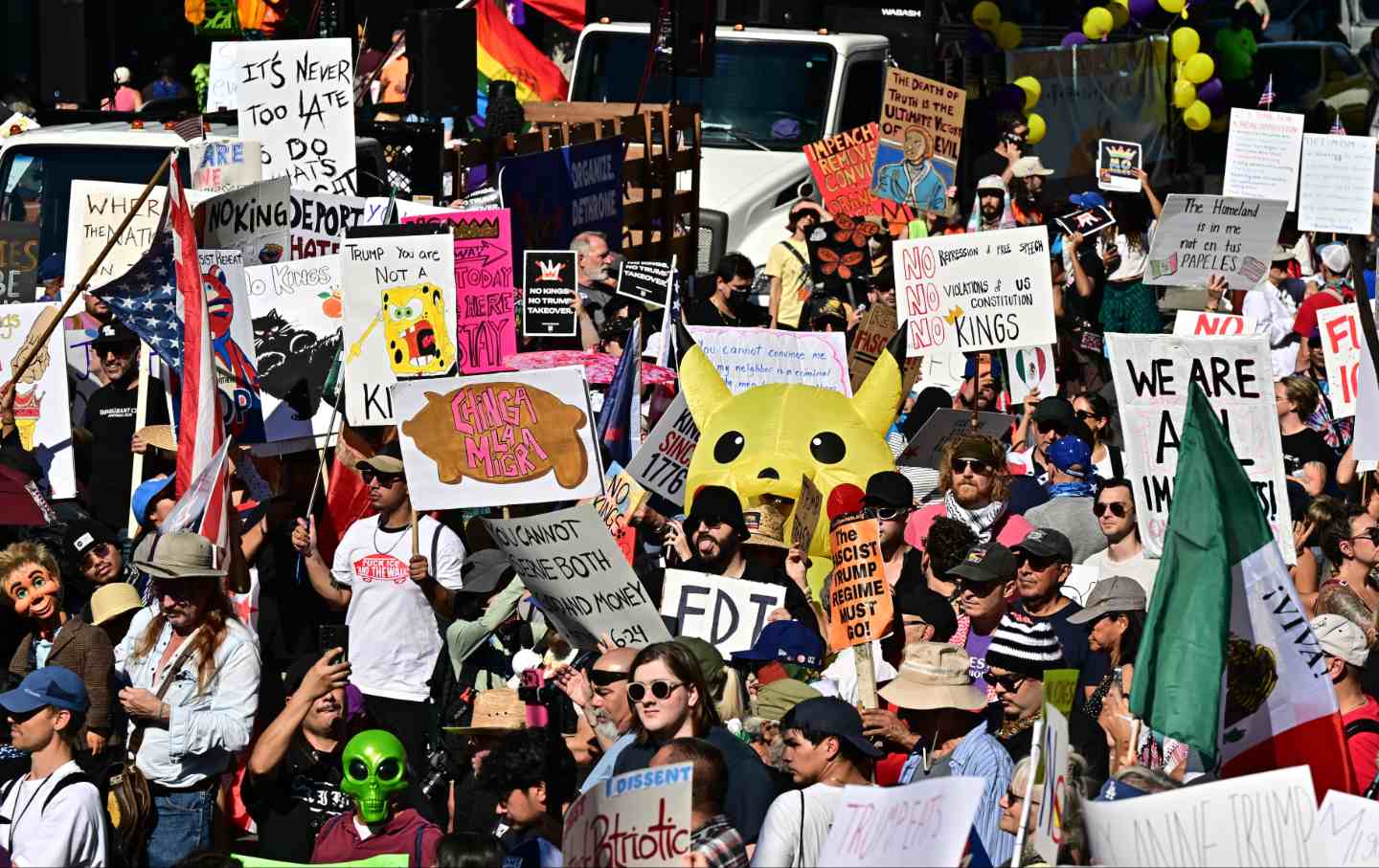 AkashicBooks's tweet card. On this episode of Start Making Sense, the author of Hope in the Dark looks ahead, and Danny Goldberg explains how the Rodney King riots led to greater control of the LAPD.