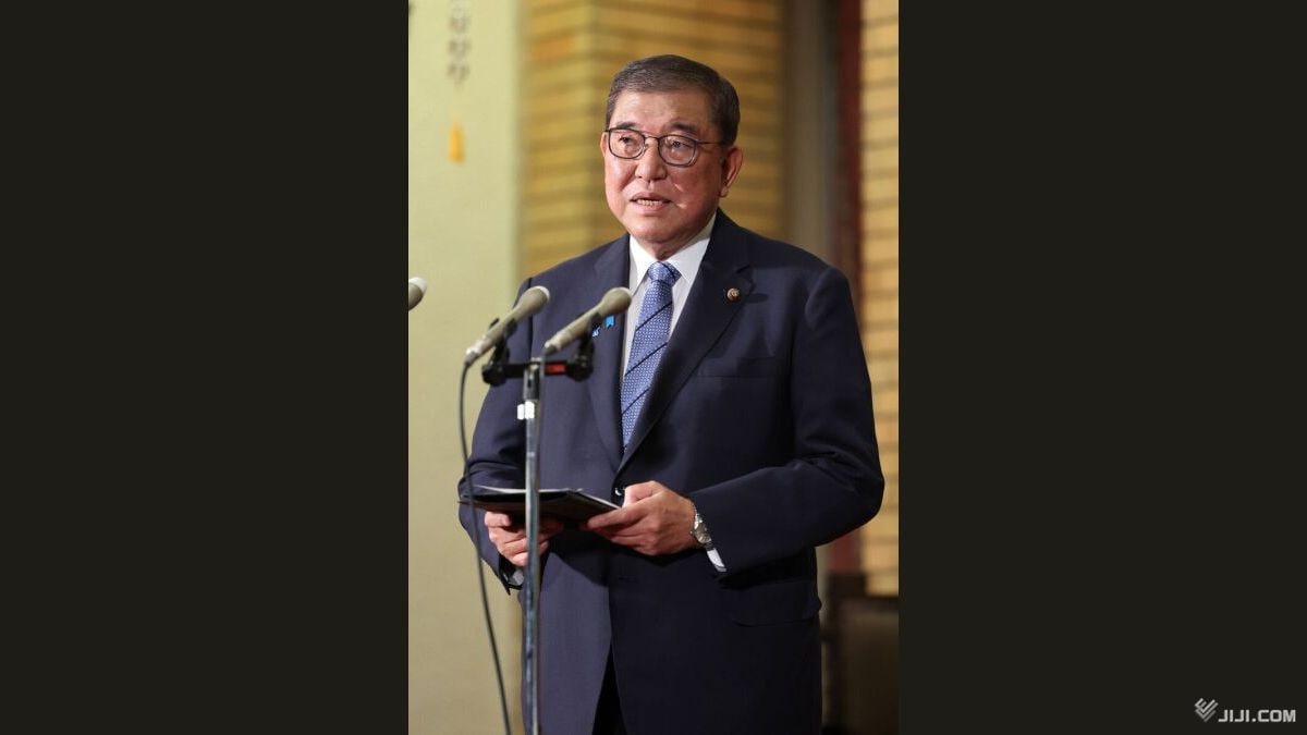 IkawaMototaka's tweet card. 石破茂首相は２４日午前（米東部時間２３日夜）、米ニューヨークで開催中の国連総会で一般討論演説に臨む。戦後８０年の日本の歩みを振り返り、「世界から求められる日本」であり続けたいと表明。中東情勢も取り上げ、イスラエルがパレスチナとの「２国家解決」への道を閉ざす行動に出れば、「新たな対応」を取ると警告する。