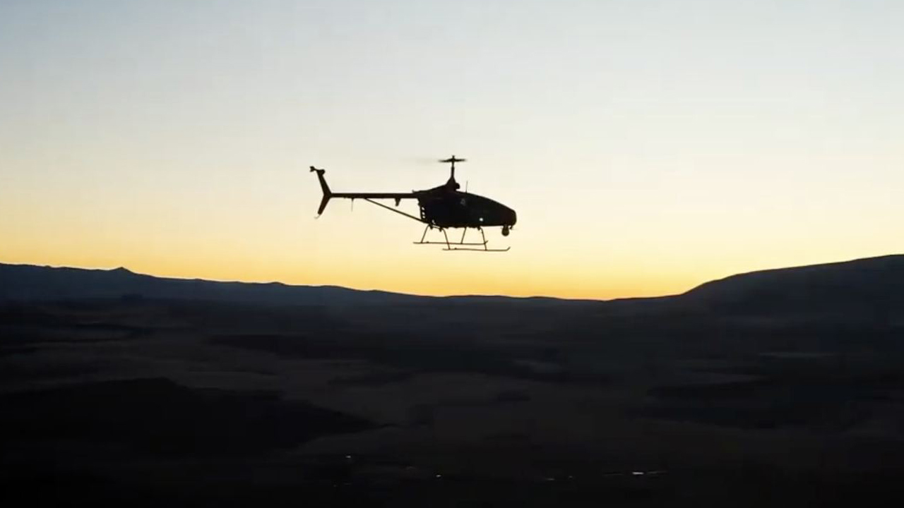 drone_jp's tweet card. UAVOSのエンジニアリングサービスは、このテストを支援するため、無人ヘリコプターに先進的なアビオニクスシステ…