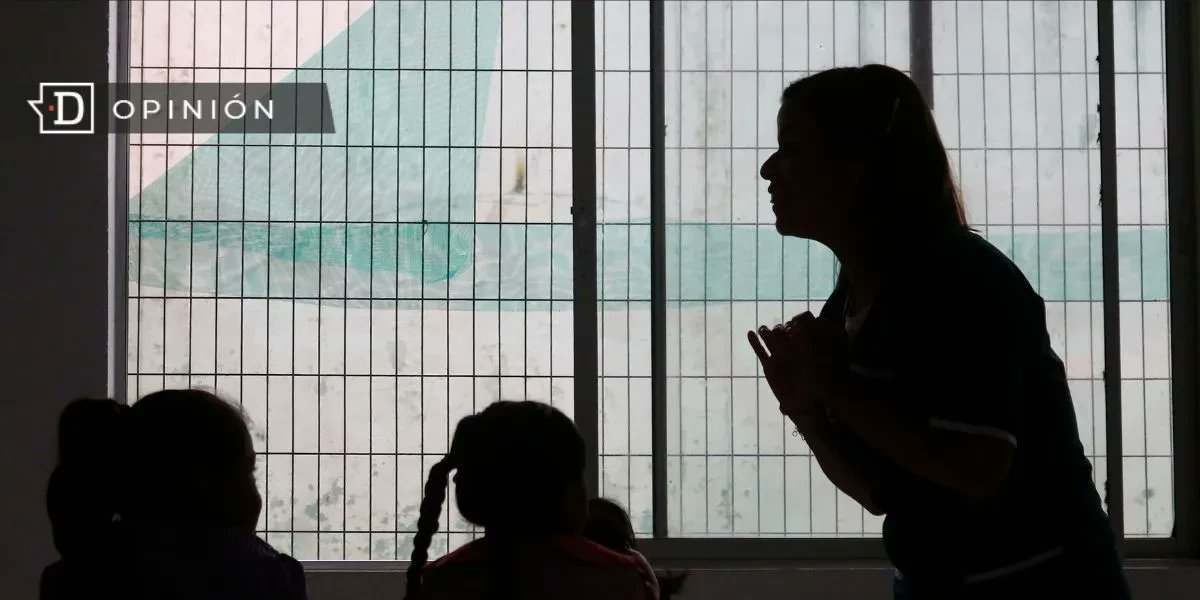 Scienceup_cl's tweet card. Si realmente queremos que más mujeres se integren a la academia y se conviertan en científicas sobresalientes, debemos redistribuir las tareas del hogar y promover la corresponsabilidad. La equidad...