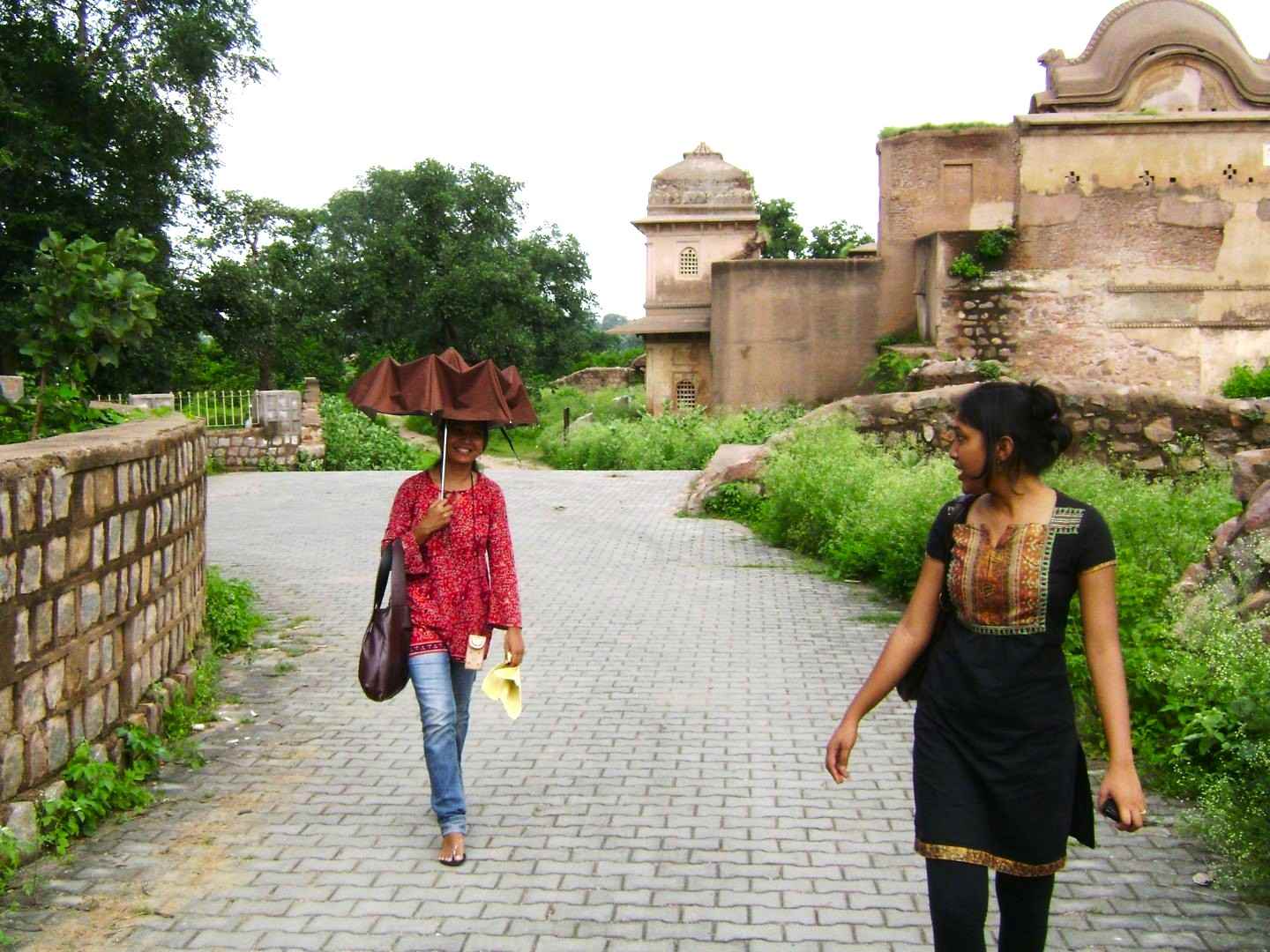 StampedMoments's tweet card. In this article, I am trying to answer the question on how to make your budget trip enjoyable, i.e. without compromising on the fun part.