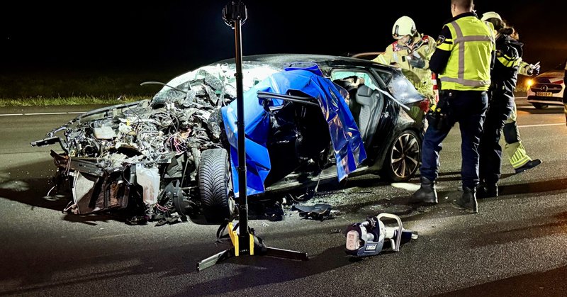 Zwaargewonde na frontale botsing met pijlwagen