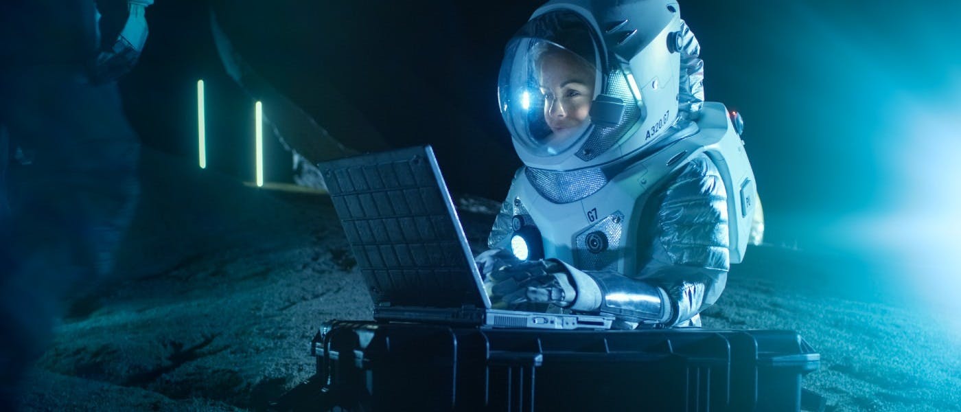 hackernoon's tweet card. Some computers have to operate in extreme cold and heat, and even in space. How are these devices designed to withstand such environments?