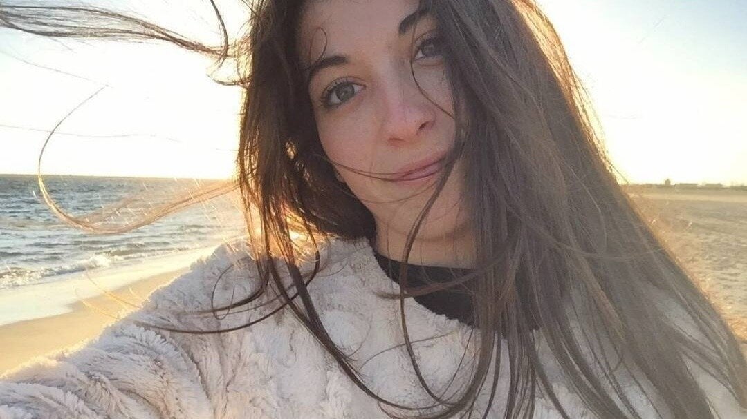 jcabram's tweet card. Paremos los accidentes de tráfico por mulos y bestias sueltas.