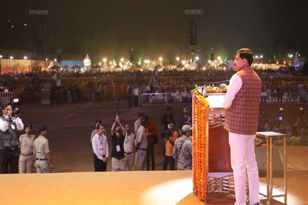 indiathisweekk's tweet card. Madhya Pradesh celebrates 70th Foundation Day with epic Samrat Vikramaditya play, folk dances, craft fair, and cultural performances in Bhopal.