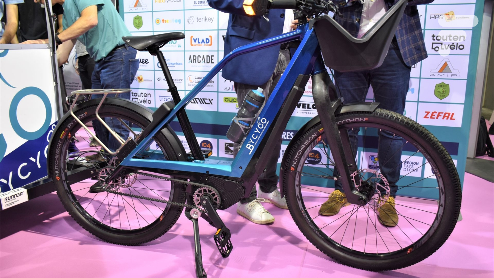 jemt2253's tweet card. Regroupant le savoir-faire de ses entreprises locales, l’union Cygo a conçu un vélo électrique à remorque totalement local, montrant que le 100% français