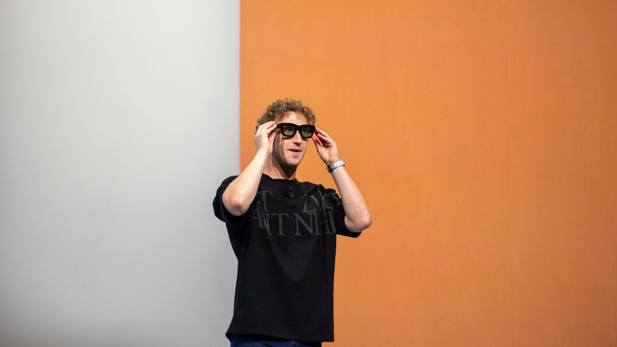 OrganiTeam's tweet card. No es ningún secreto que Mark Zuckerberg -el cuarto millonario en la lista Forbes- ha reconvertido las prioridades de Meta en los últimos meses. Por un