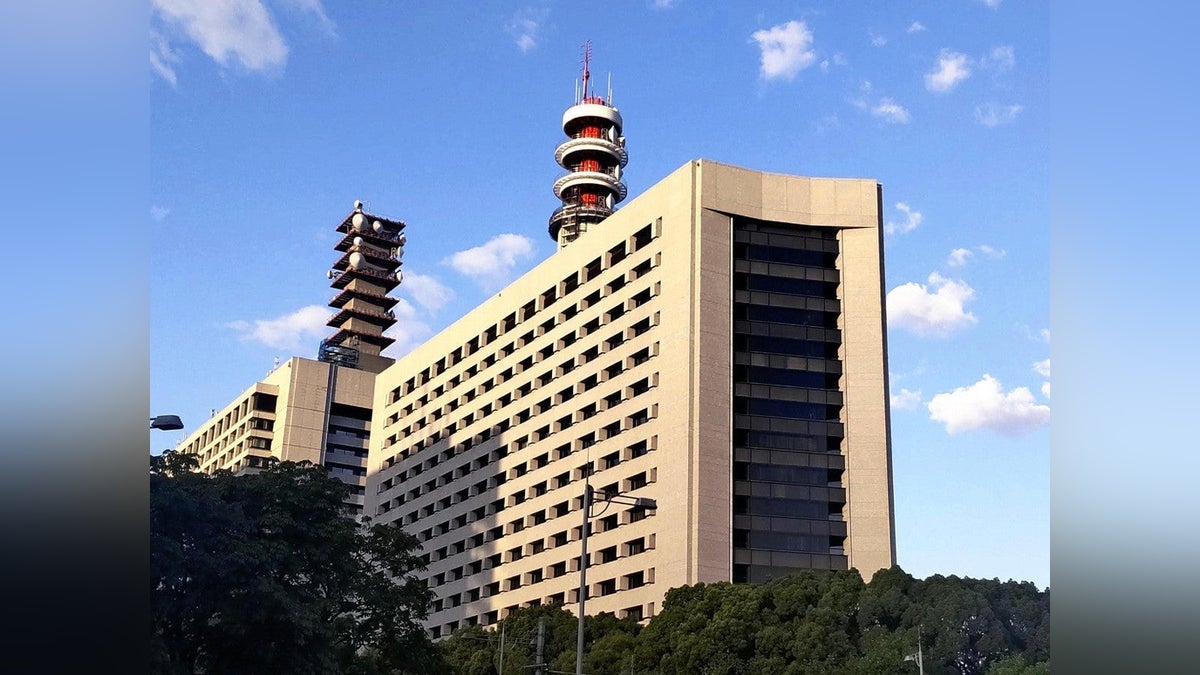 kanpo_blog's tweet card. 【読売新聞】　ダイハツ工業から受注したＳＮＳ運用業務の代金を水増し請求し、勤務先から現金を詐取したとして、警視庁は２８日、トヨタ自動車グループの広告関連会社「トヨタ・コニック・プロ」（東京都千代田区）元社員の自営業の男（４３）（東京