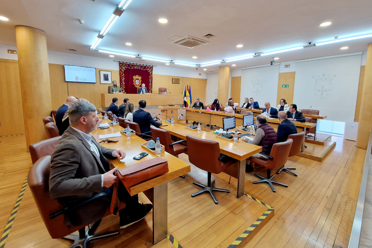 CeutaTV's tweet card. El pleno de la Asamblea se reúne desde las 09.30 de la mañana para desarrollar la sesión de control al Gobierno correspondiente al mes de noviembre.