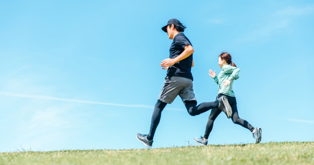 JMDC_STORIES's tweet card. 保健事業の参加率・成果を高めたい保険者必見。年間の健康関連イベントを活用し、総合評価指標の加点に直結する事業実施の好タイミングを図解付きで解説します