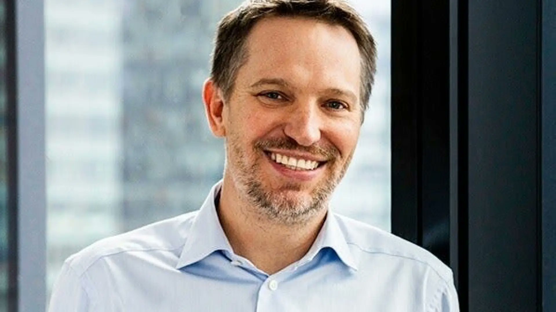 CODE4M2's tweet card. Ryan Roslansky es el CEO de LinkedIn desde junio, cuando sucedió a Jeff Weiner.