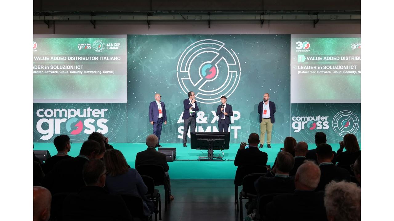 channelcity's tweet card. Per la prima volta nella storia dell'IT alla prima voce di spesa, quando si tratta di investimenti ICT, le aziende di tutto il mondo metteranno i servizi. Una rivoluzione potente, contemporanea...