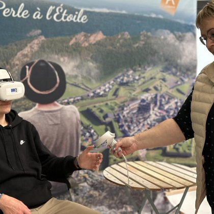 Tweet card summary image