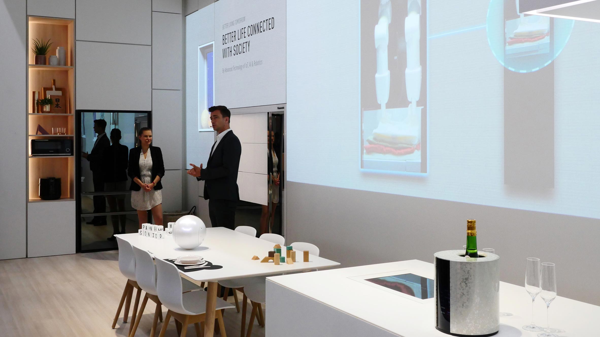 ExclusivelyElec's tweet card. A washing machine that folds away clean clothes, a voice-responsive mobile fridge and a smart sake cooler are on show at IFA in Berlin.